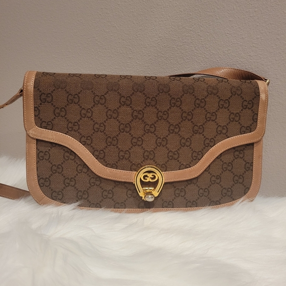 Authentic Vintage Gucci Horseshoe Shoulder Bag - Picture 3 of 13